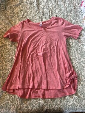 LuLaRoe Heathered Rose Short Sleeve Top with Side Knot